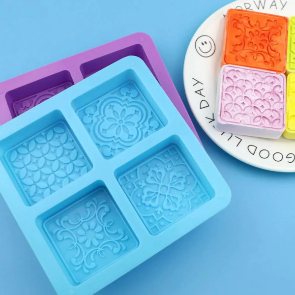 Molde Silicone Sabonete 4 Cavidades Quadrado Arabesco Violeta — imagem 2