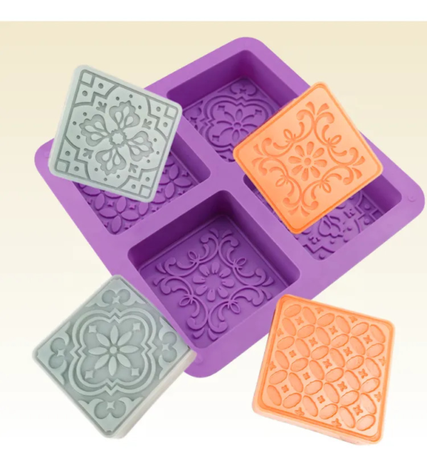 Molde Silicone Sabonete 4 Cavidades Quadrado Arabesco Violeta — imagem 3